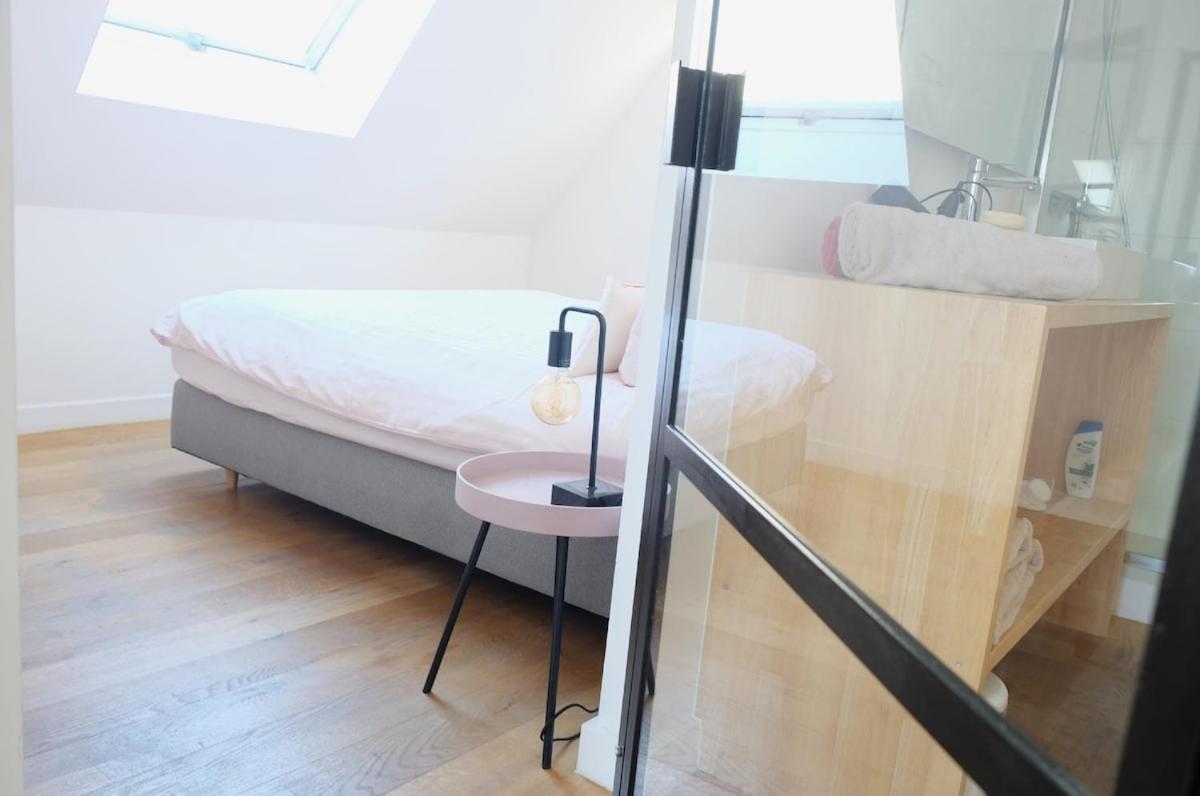 Charming With Cathedral View! On The 4th Floor Apartment Antwerp