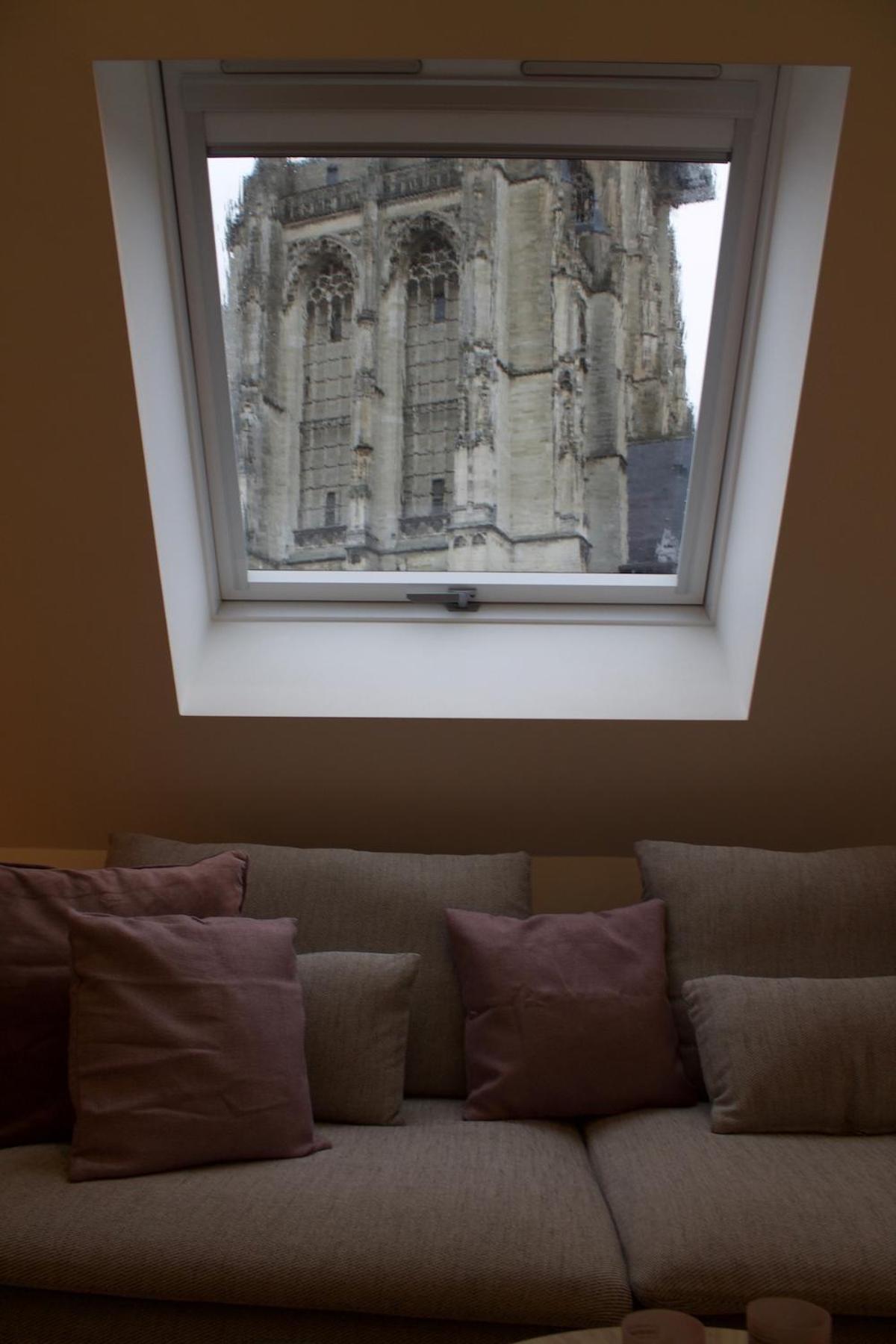Charming With Cathedral View! On The 4th Floor Appartement *